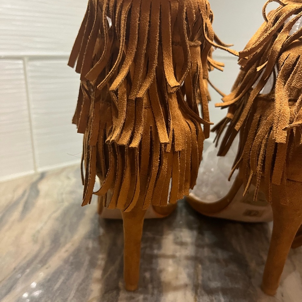 Open Toe Brown Suede Fringe Tassle Heels Pumps Stilettos 7.5
3 3/4” heel - Picture 4 of 12